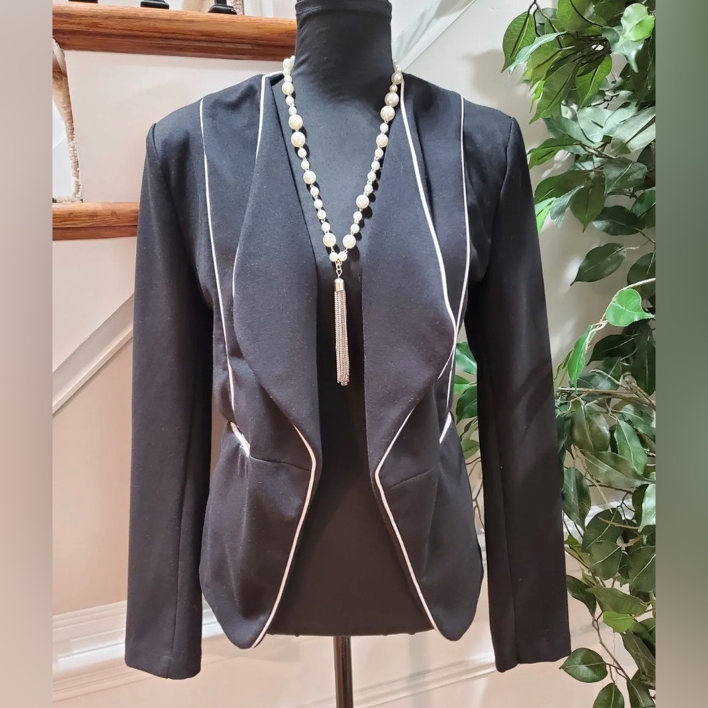 Stoosh Solid Black Blazer w White Piping